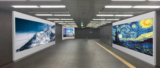 韓國機(jī)場地鐵站廣告