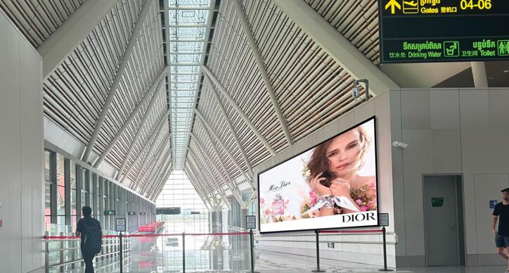 柬埔寨機場廣告